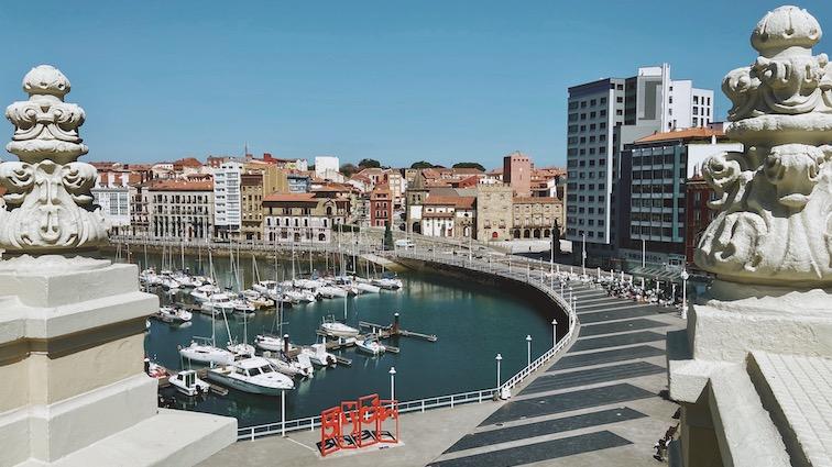 Gijón the harbour